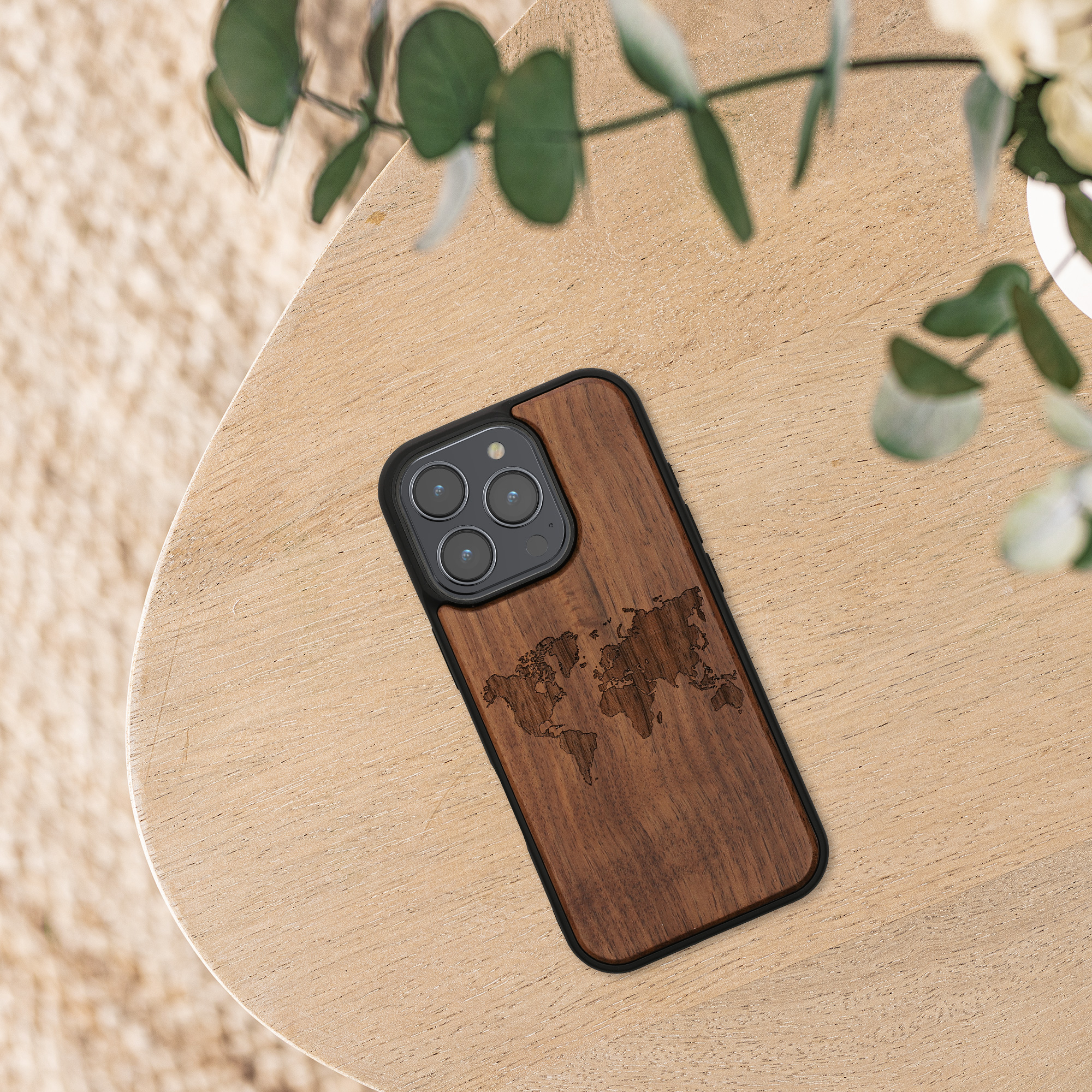 Dřevěný kryt na mobil Apple iPhone 16 Pro kwmobile