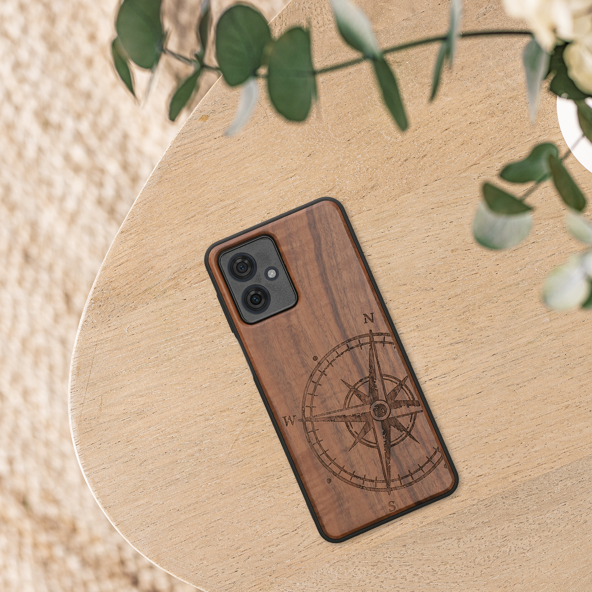 Dřevěný kryt kwmobile pro Motorola Moto G54 5G - Tmavě hnědá